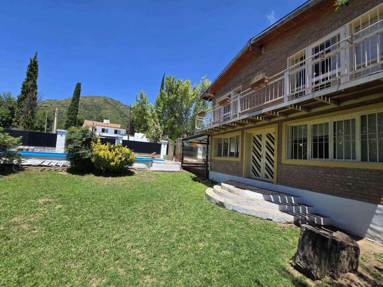 Casa 2 pisos con pileta - Villa Carlos Paz 