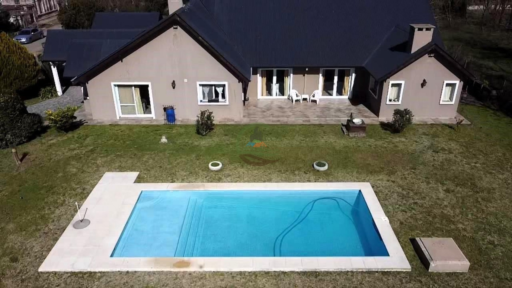 Casa 10 ambientes - uribelarrea - cañuelas