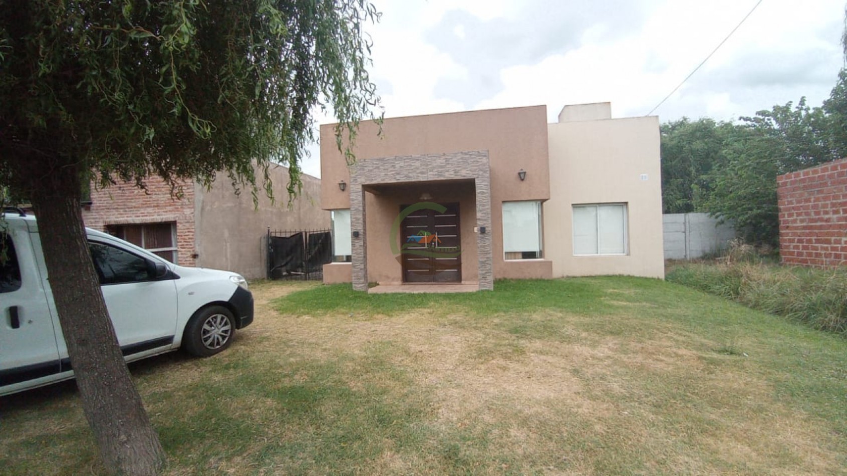 Casa con pileta - Saladillo