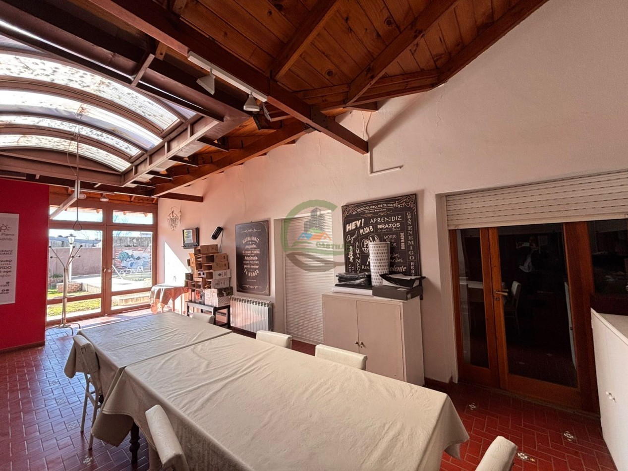 Casa 4 dorm con local - Bolivar