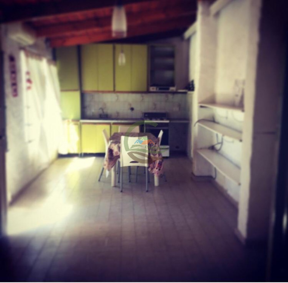 Casa con quincho y pileta - La Plata
